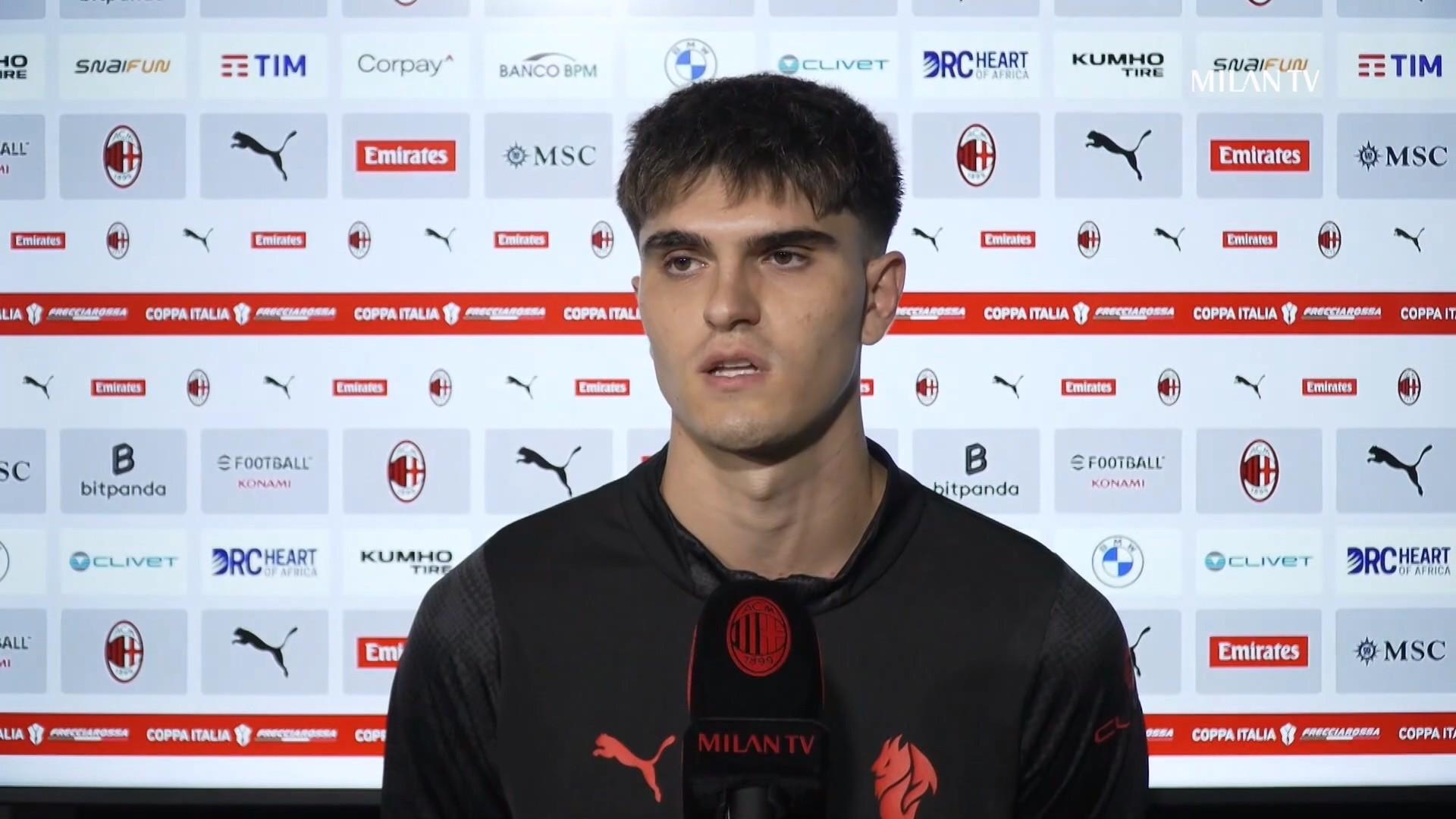 我在这家俱, ee 我在这家俱, ee