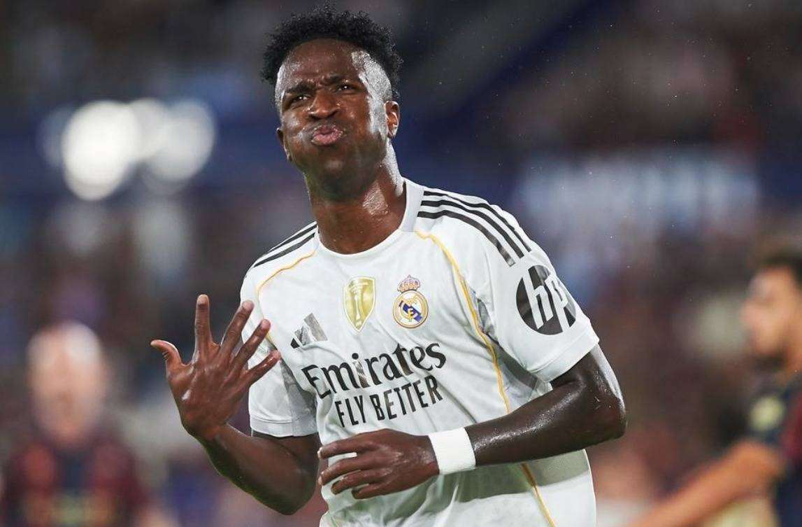 text, 着左侧立柱